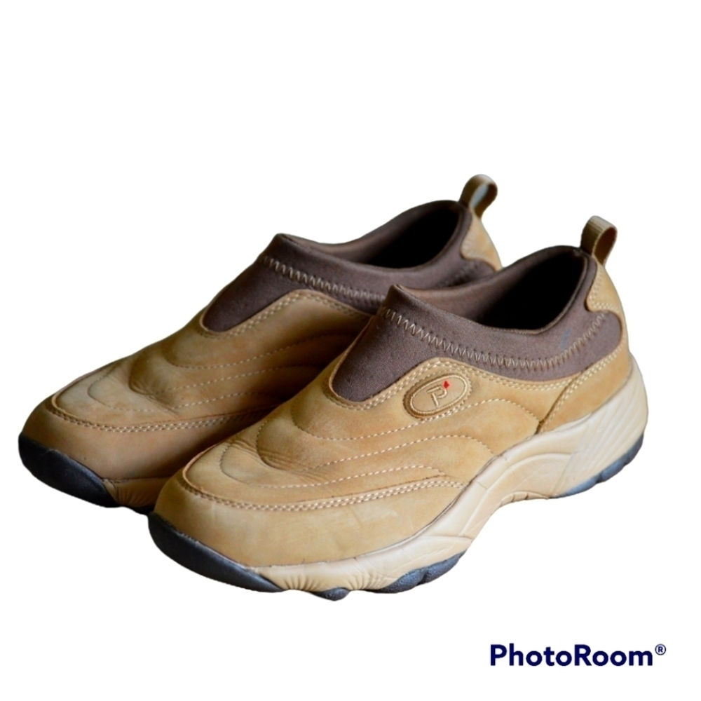 Propet Women's Wash N Wear Slip On Moccasin Walking Shoe 7 1/2 W​​​​​​